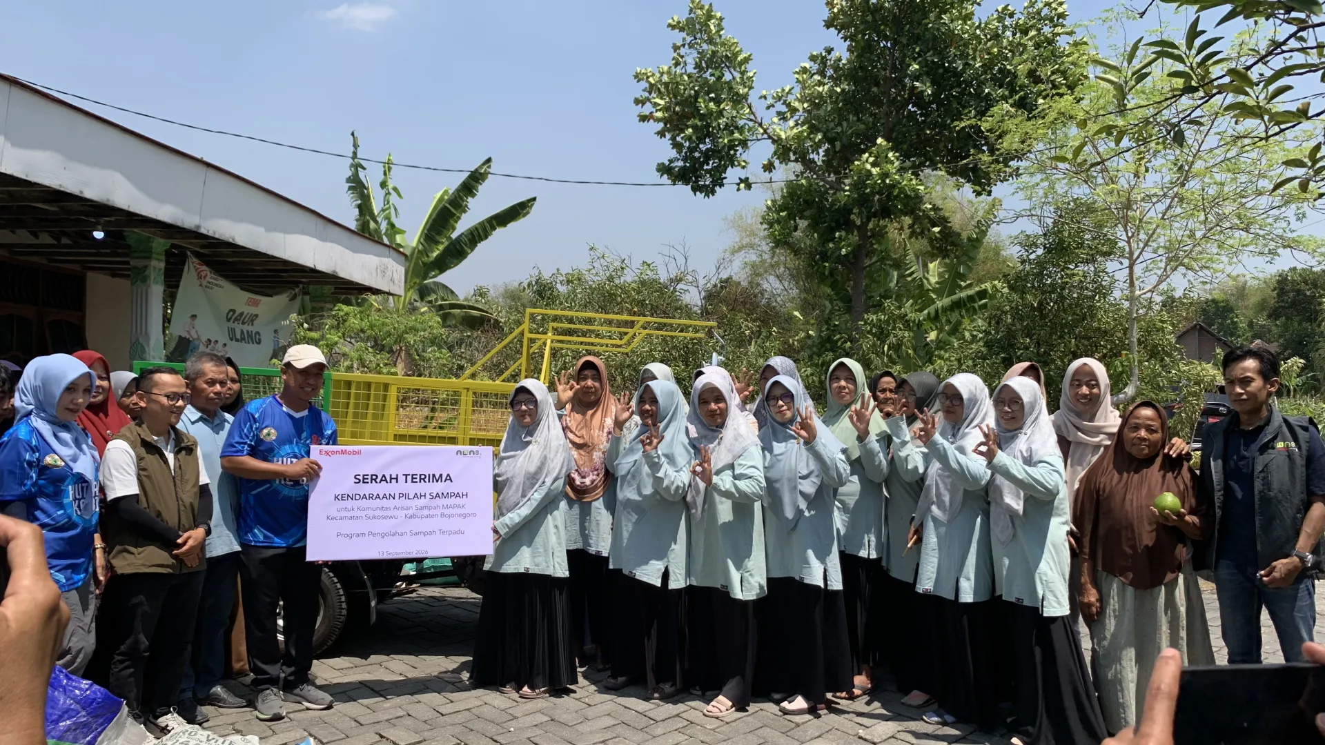 Komunitas "MAPAK" Dapat Dukungan Kendaraan Operasional dari ExxonMobil