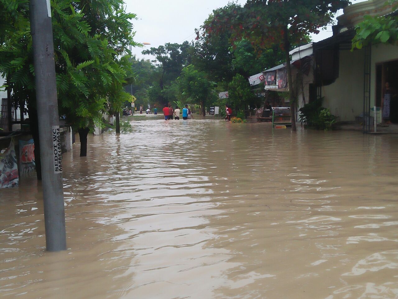 DELAPAN DESA DI KECAMATAN SUKOSEWU TERDAMPAK BANJIR
