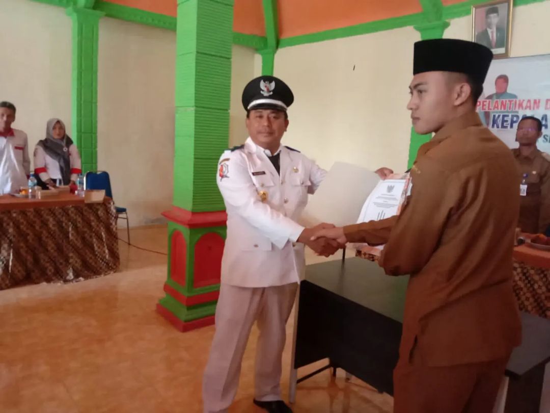 Pelantikan Kasi Kesejahteraan Rakyat Desa Semawot