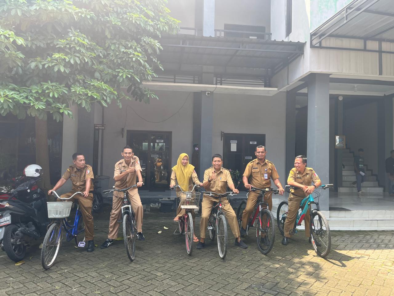 ASN Kecamatan Sukosewu Terapkan Program “Bike to Work”, Dukung Gaya Hidup Sehat dan Ramah Lingkungan