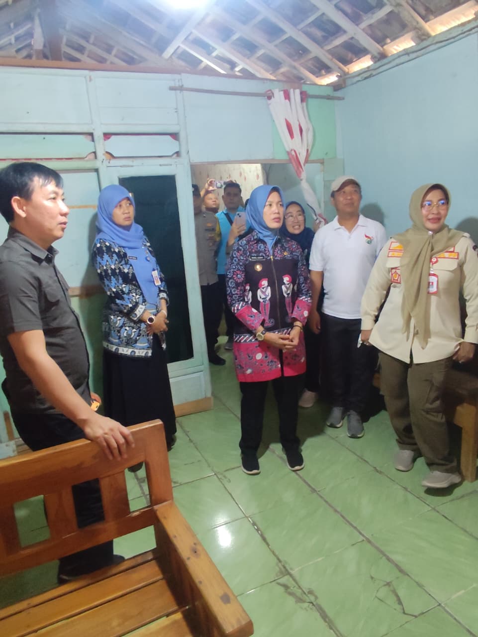 Wakil Bupati Tinjau Warung di Desa Pacing, Tegaskan Hentikan Aktivitas yang Melanggar Aturan